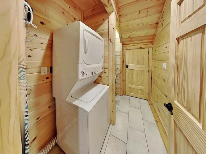 3 Bedrooms Studio