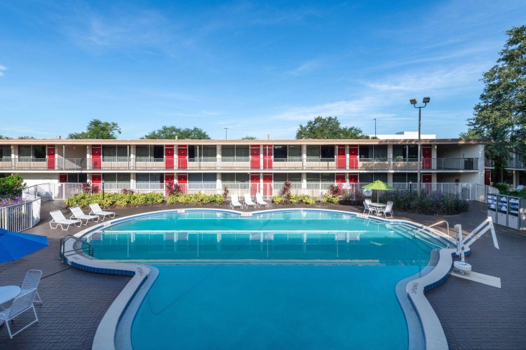 Ramada by Wyndham Kissimmee Gateway photo 18