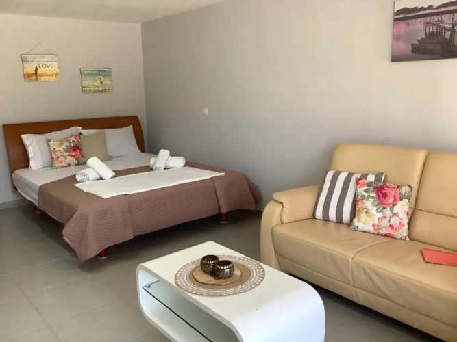 Sunny Studio Iraklitsa