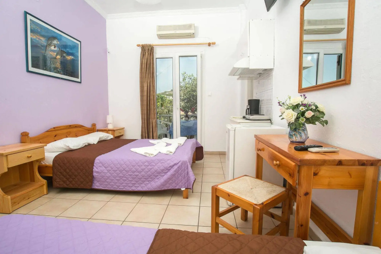 John's Rooms & Studios