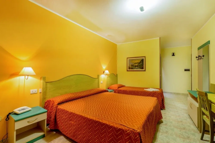 Classic Triple room