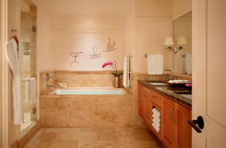 3 Bedrooms Premier Suite with ocean view