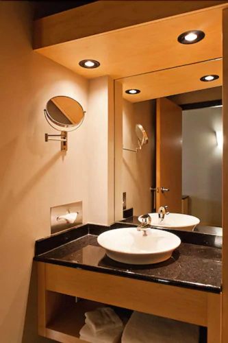 Hotel Le Dauphin Montreal Centre-Ville photo 10