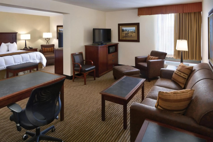 Ramkota Hotel & Conference Center