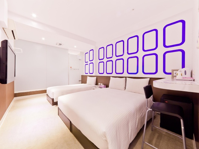 Standard Triple room