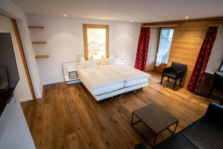 Junior Suite with balcony and with view
