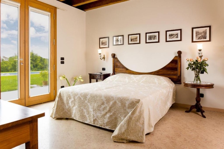 Standard Double room with view