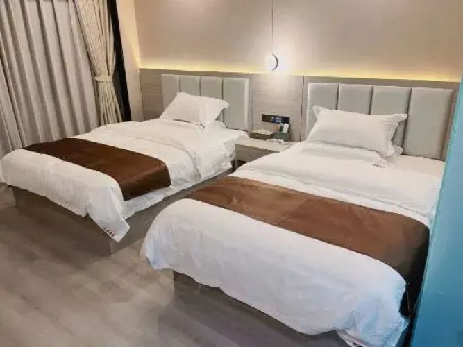 Lancang Yaliang Hotel