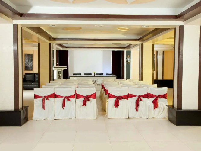Hotel Sheela Towers
