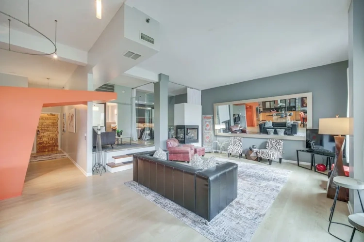 2 Bedrooms Apartment