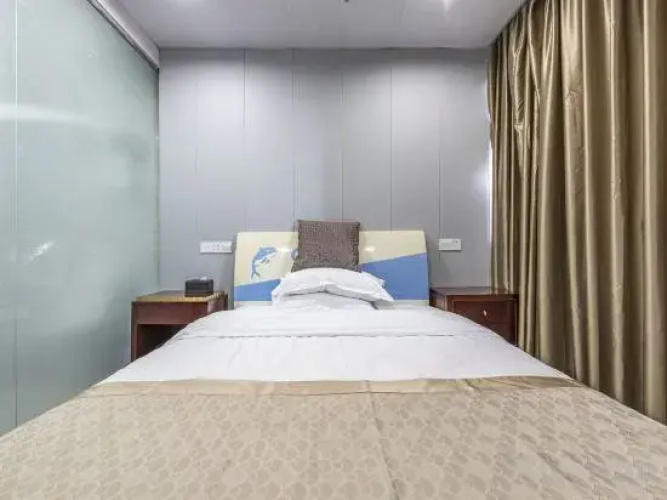 Cixi Huakun Theme Hotel