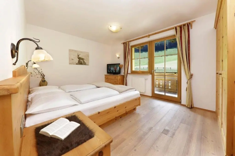 2 Bedrooms Apartment