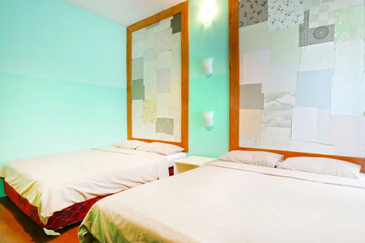 Rose Chamber Bed & Breakfast