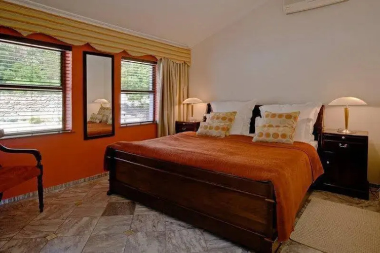 Bayview Penthouses