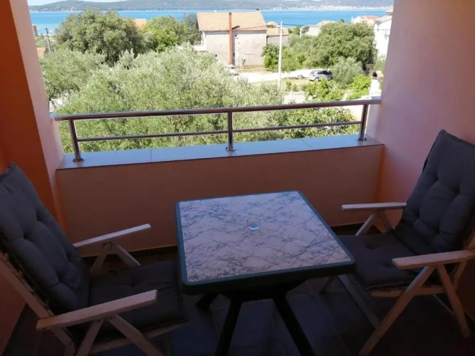 3 Bedrooms Apartment