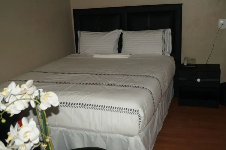 Miraton Eastgate Suites