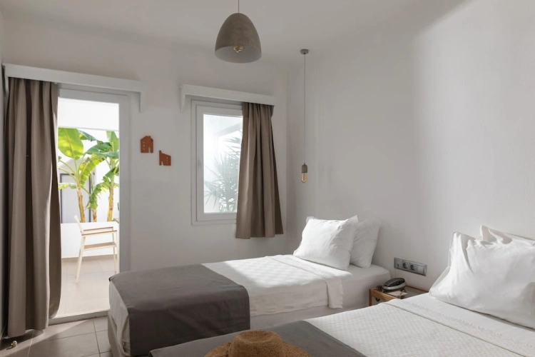 Standard Triple room with balcony
