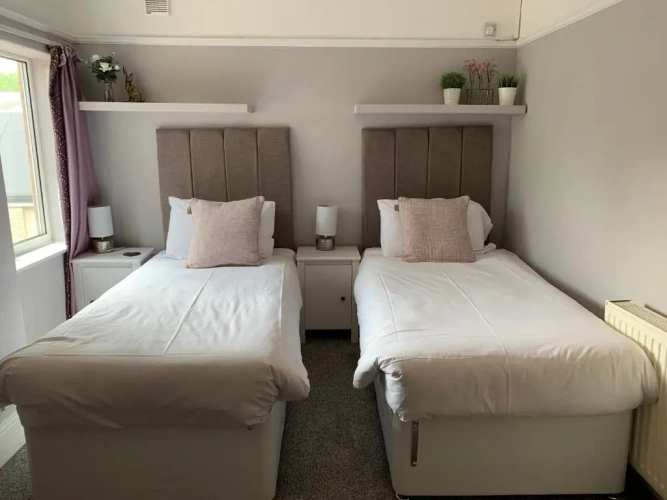 Standard Triple room