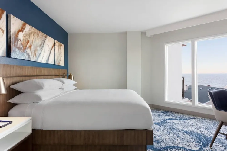 2 Bedrooms Suite with balcony