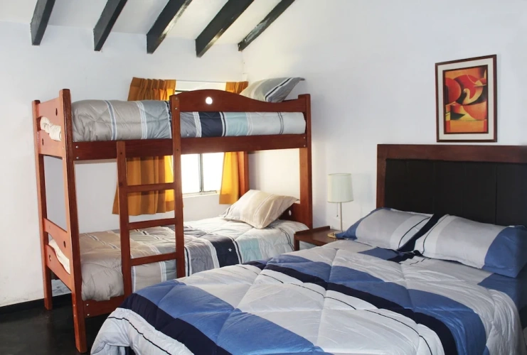 Standard Triple room