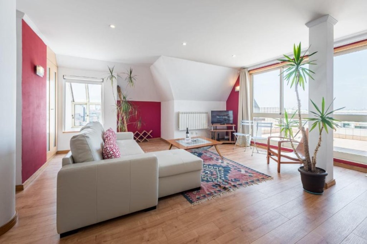 2 Bedrooms Apartment