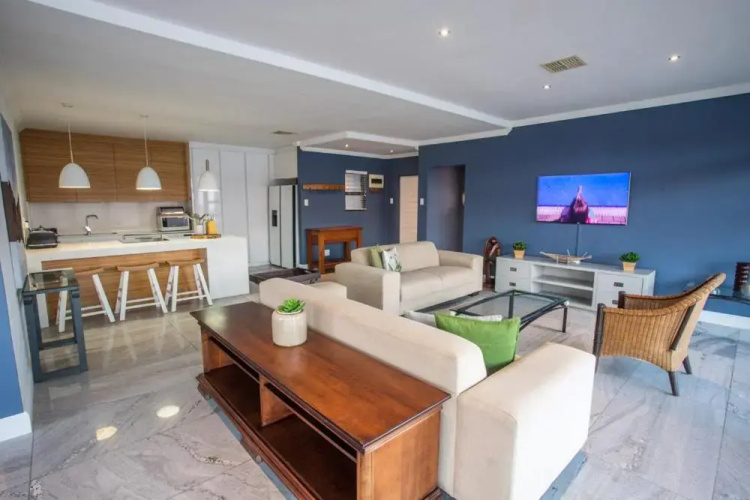 uSHAKA WATERFRONT - PALATIAL PRIVATE PENTHOUSE