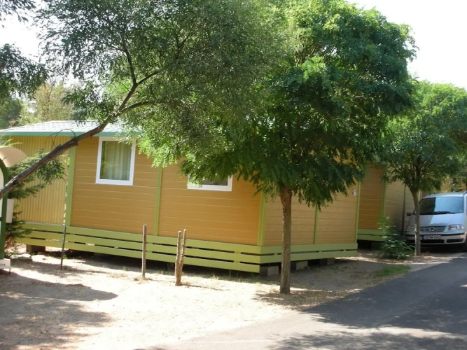 2 Bedrooms Chalet