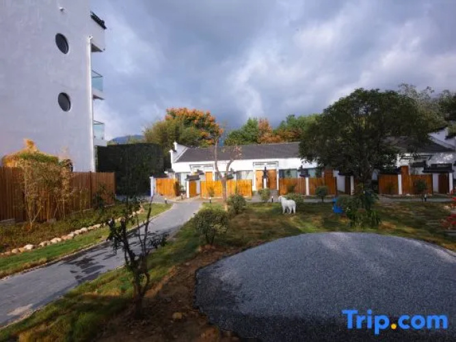 Weiduo Bieyuan Hostel