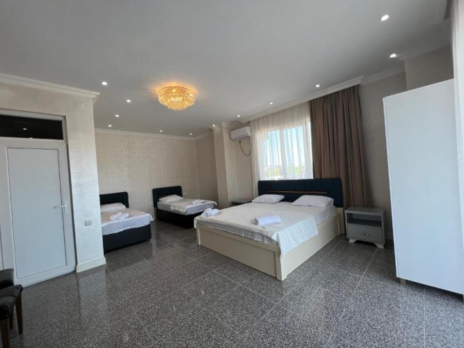 Deluxe Family Suite