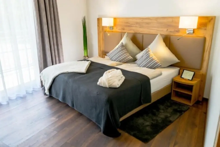 Comfort Double room with balcony and with garden view