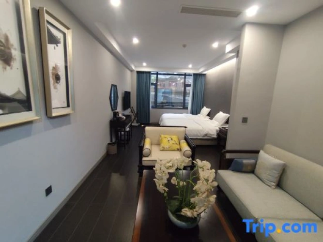 Deluxe Double Suite
