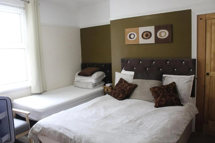 Oakwell Guest House