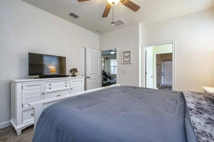 4912cg 5 Bedroom Home by RedAwning