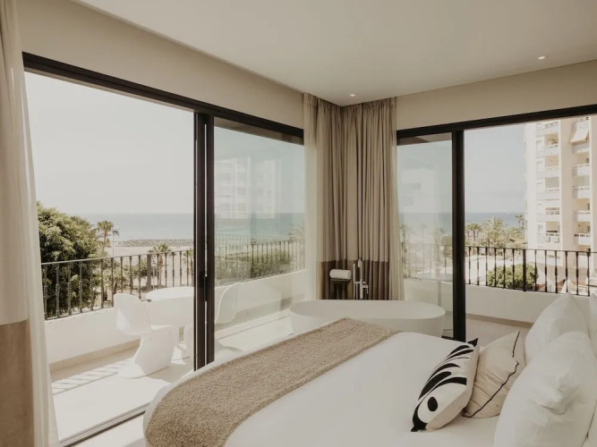 Comfy Studios Hotel