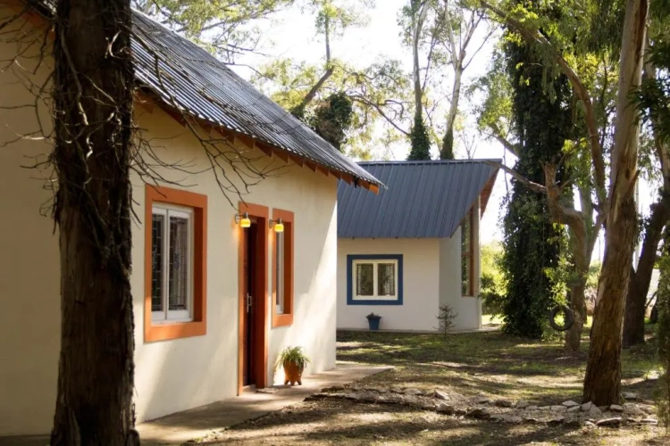 2 Bedrooms Cottage