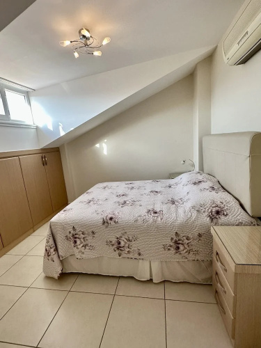 Wonderful 3 bed Duplex in Sought After Prime Community
