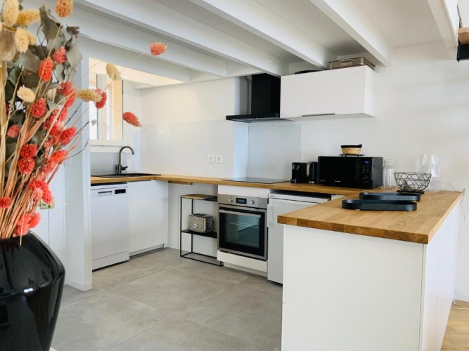 3 Bedrooms Apartment