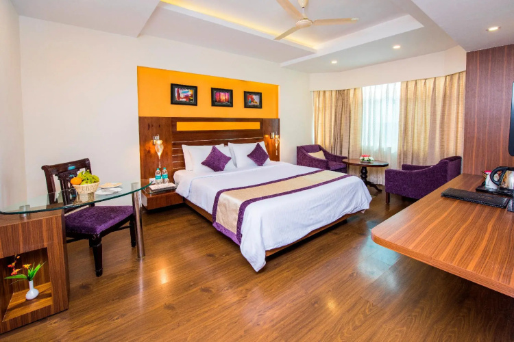 Hotel Swosti Grand