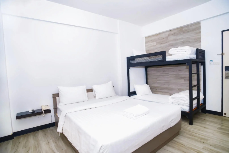 Hi Season Hotel