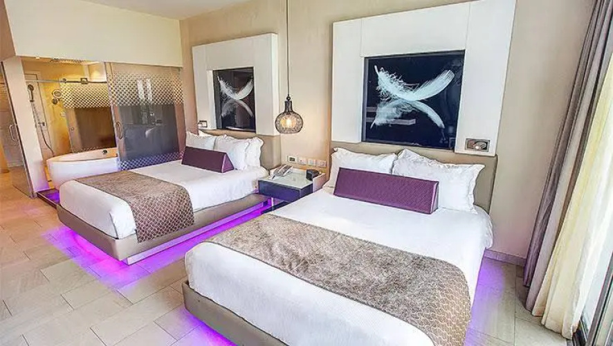 Hotel Chic