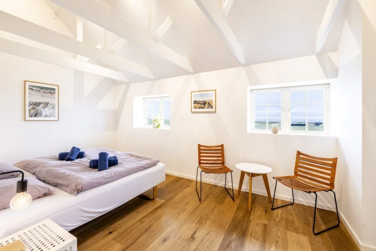Standard Quadruple room with lake view