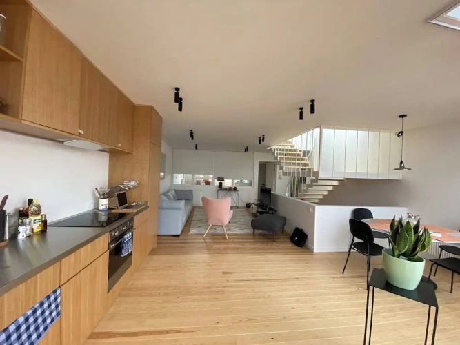 3 Bedrooms Apartment with balcony and with city view