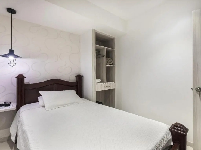 3H HOTEL Av 70