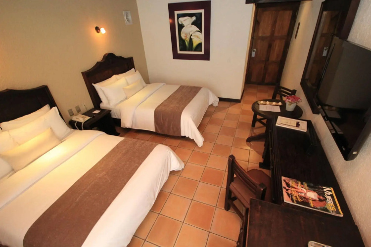 Docecuartos Hotel