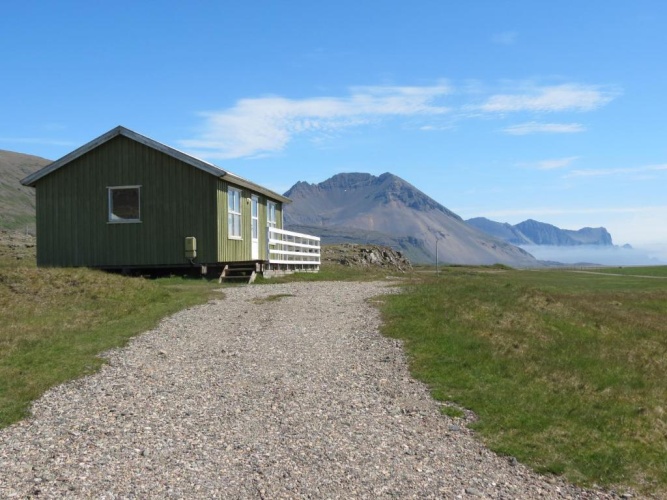 2 Bedrooms Cottage