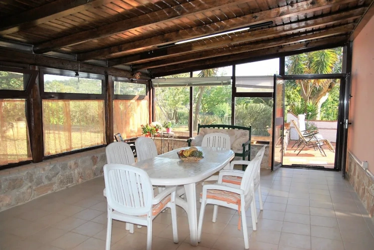 5 Bedrooms Villa with garden view