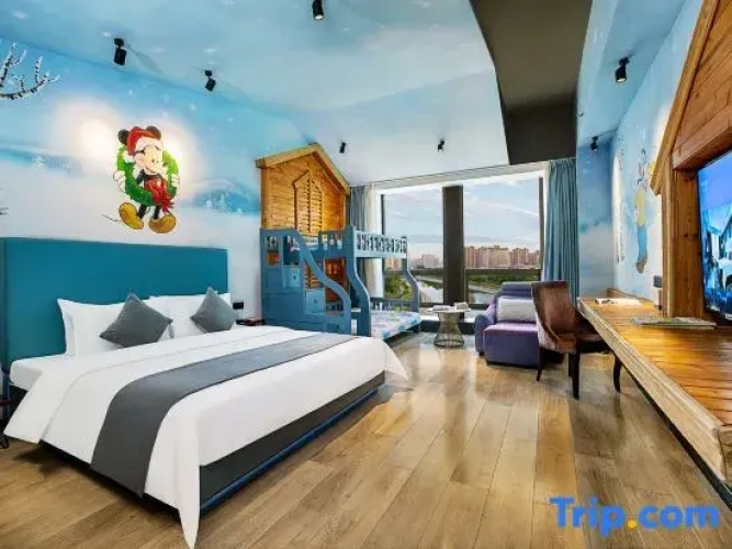 Deluxe Double Family room