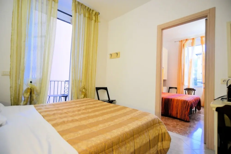 Standard room with balcony