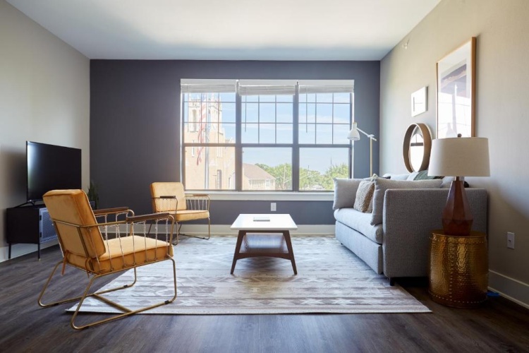 2 Bedrooms Apartment