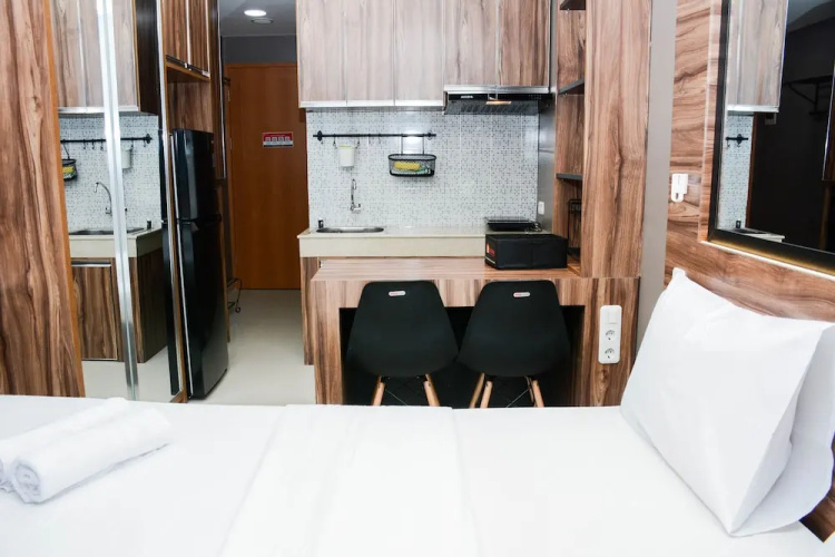Comfort Studio At Evenciio Margonda Apartment
